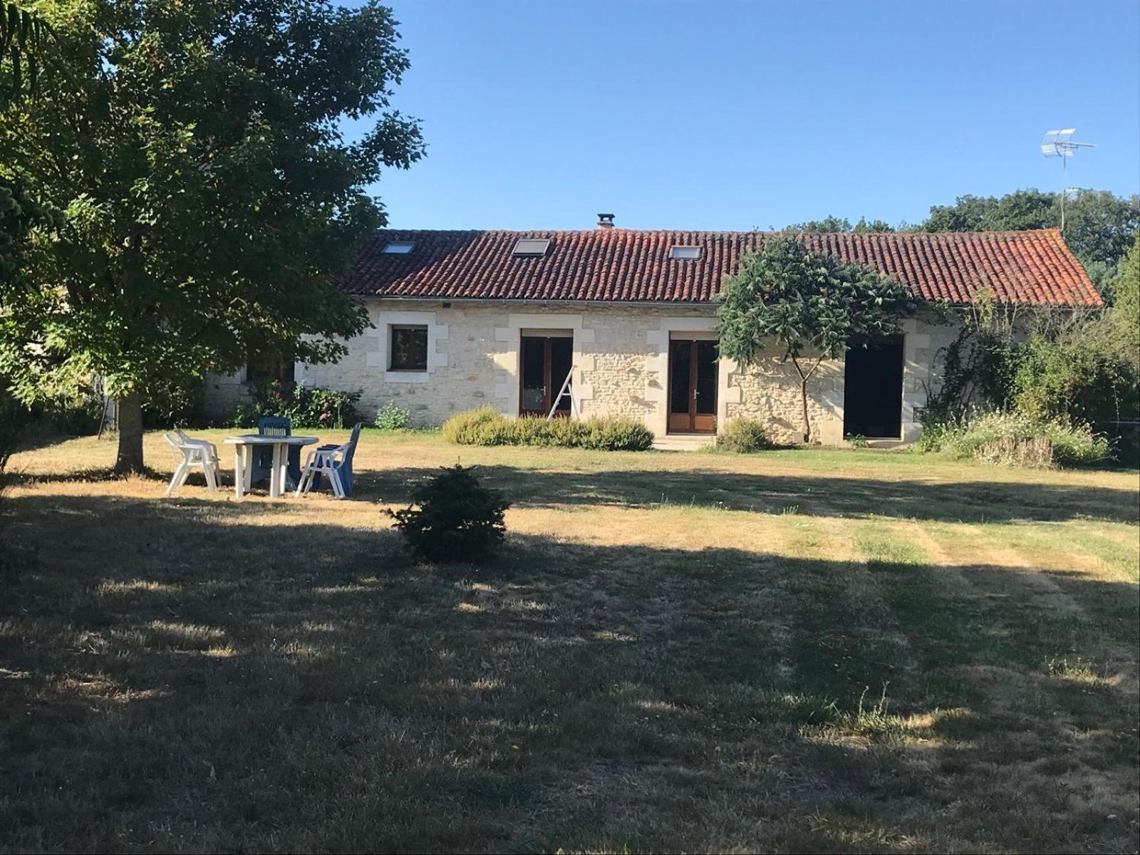 La Fermette Aux Lamas Savigny-Lévescault Esterno foto